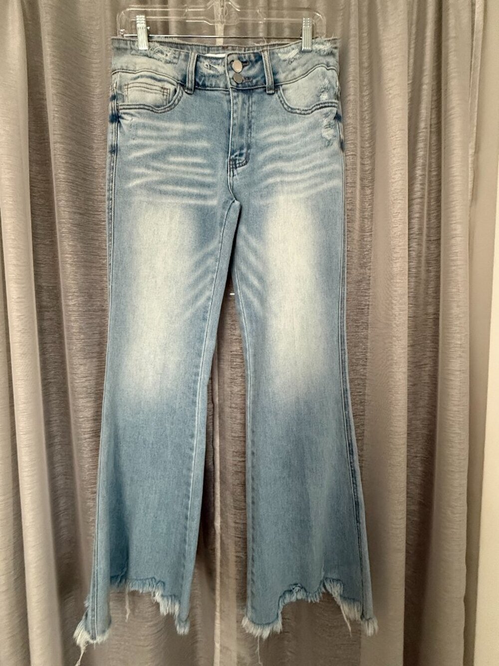 FLYING MONKEY Distressed Mid-Rise Stretch Flare | Light Wash Blue | 29 EUC